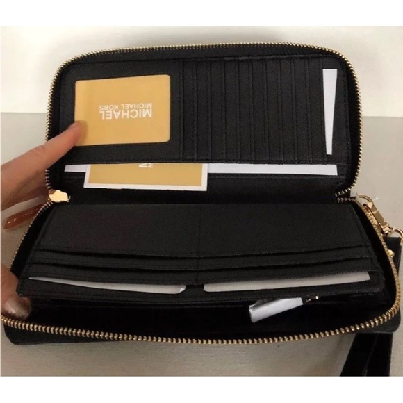 New Michael Kors Jet Set Large Travel Continental wallet Leather Black with Gold - Picture 5 of 7